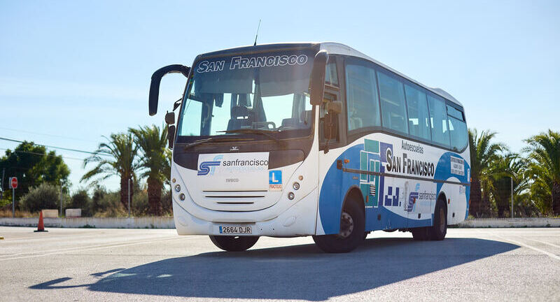 autoescuelas-en-alicante-permiso-autobus-nuevo