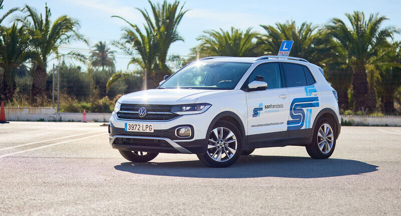 autoescuelas-en-alicante-permiso-coche-nuevo